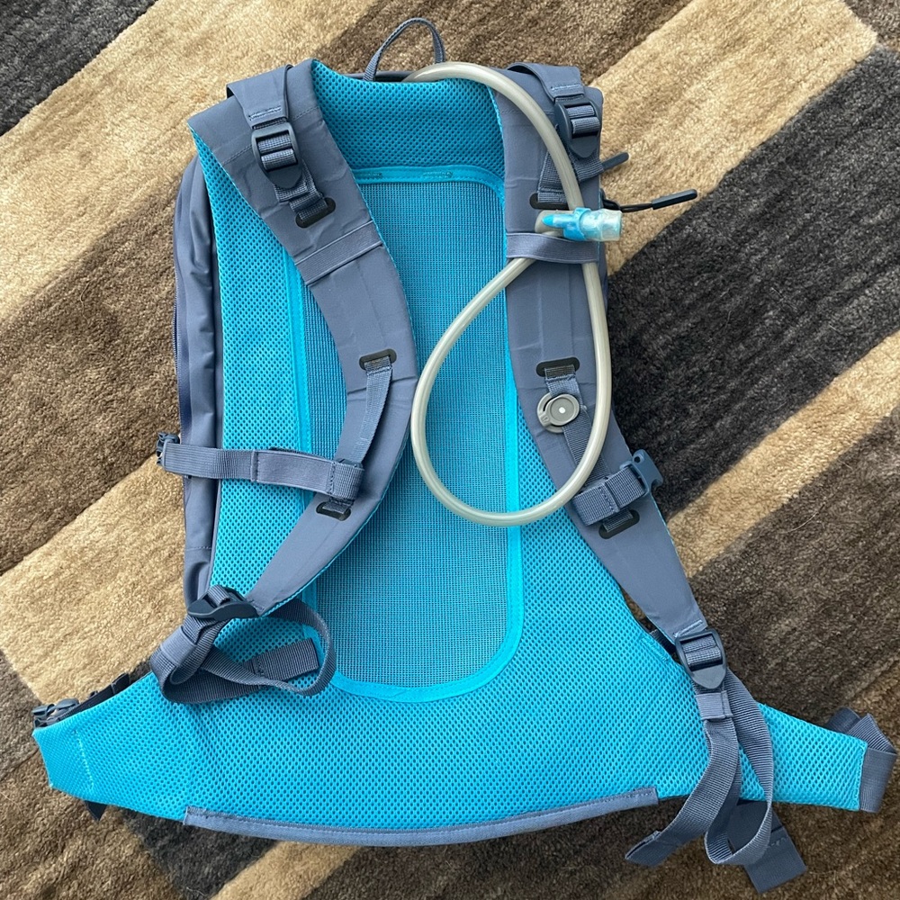 Hydro Flask Backpack - Picture 2 of 2